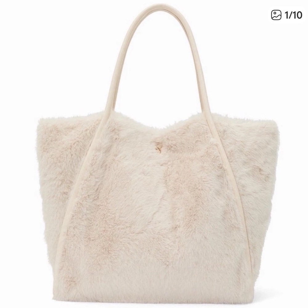 Brand new with tags Victoria’s Secret Ivory Cream Luxe Fuzzy Soft Faux Tote